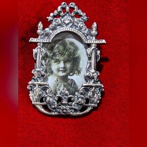 Vintage Victorian style pin or Broach. Picture frame. Girl and cat picture.